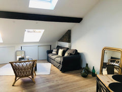 Logement tout confort, proche commerces et hypercentre.<br />5ième étage sans as  LYON : superbe appartement tout confort Entire rental unit vacation rental 637534370496259463