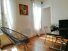 Père Lachaise is at a 5mn walking distance.<br />4 metro stops at less than 10mn Paris, France Vintage flat w/ 2 bedrooms close to Père Lachaise Entire rental unit vacation rental 19233103