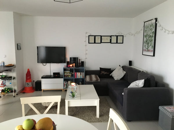 Appartement situé au cœur du quartier Bassin à Flot, à deux pas du pont Jacques  Bordeaux, France Apt Terrasse & Jardin 5 pl. Bordeaux Bassin à Flot Entire condo vacation rental 24876686