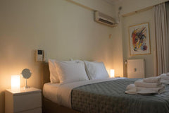 Recently renovated 2 bedroom apartment. It is located on the 1st floor of the bu GR Luxurious Apartment in Central Athens Entire rental unit vacation rental 38972205