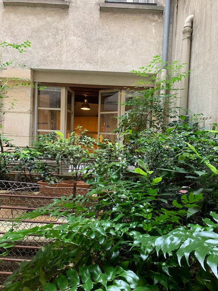 Appartement sur deux niveaux. Au rez de chaussée  cuisine coin repas,  salon et  Paris, France Appartement atypique dans le centre de Paris Entire rental unit vacation rental 11297895