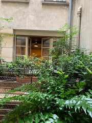 Appartement sur deux niveaux. Au rez de chaussée  cuisine coin repas,  salon et  Paris, France Appartement atypique dans le centre de Paris Entire rental unit vacation rental 11297895