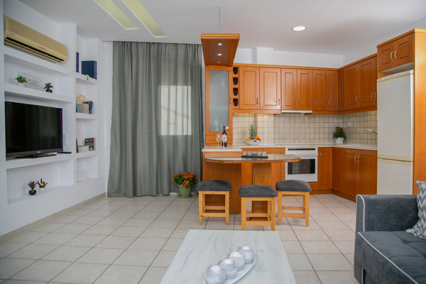 Our renovated ‘Sunny Corner’ is a bright & airy, apartment in the heart of the O Ierapetra, Greece Sunny Corner Entire home vacation rental 43407819