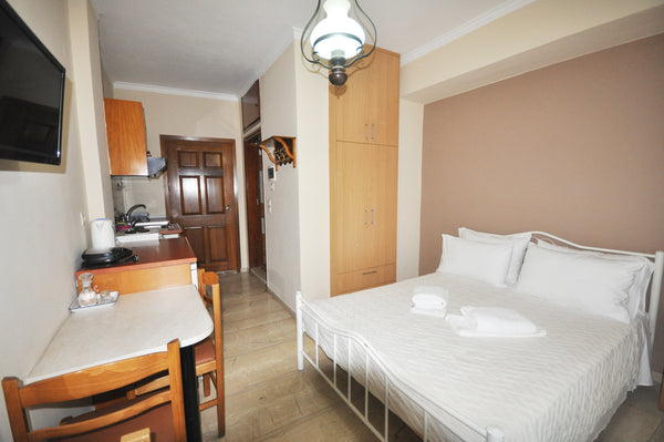 A lovely studio on the 3rd floor of our building.<br />Ideal for one person with Chania, Greece Single Studio #36 in Chania Town Entire rental unit vacation rental 5864162