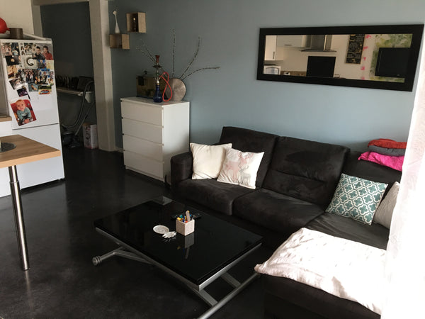 T2 calme et lumineux dans une petite résidence sécurisée. Accès au parking fermé Bordeaux, France T2 proche centre ville Entire rental unit vacation rental 20649022