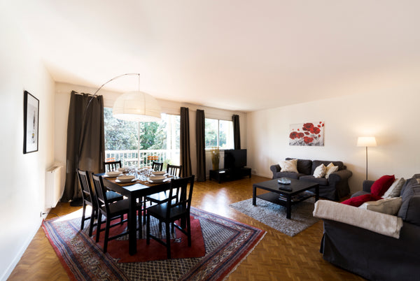 In the heart of Monplaisir area, next to public transportation, discover this 12  Frères Lumière’s Park - balcony and park Entire rental unit vacation rental 28676902