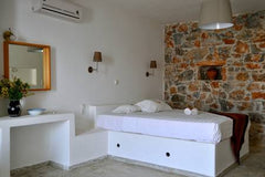 The Oneiros triple Studio is a single room studio in Aegiali bay which fits 3 pe Aegiale, Greece Aegiali - Dimitra Studios Oneiros 0.5 Private room in rental unit vacation rental 27837376