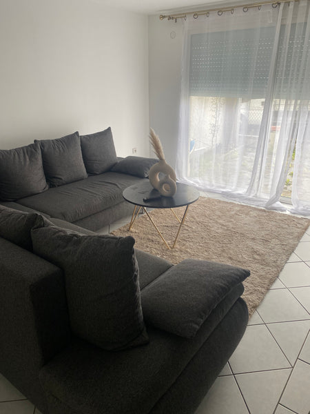 Grande maison de plein pied.<br />Dispose d'un grand jardin ensoleillé et place  Bordeaux, France Maison charmante avec grand jardin Entire villa vacation rental 607740722002115804