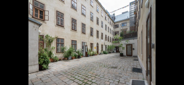 Cozy apartment flat in the very central part of Vienna, just next to Viennese Do  BEST CHOICE in the very CENTER of VIENNA (2) Entire rental unit vacation rental 44246914