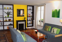 A cosy, well-appointed apartment with Parisian charm in busy pedestrian market s Paris, France Quiet, charming Paris 17th….Bail Mobilité Entire rental unit vacation rental 3036444