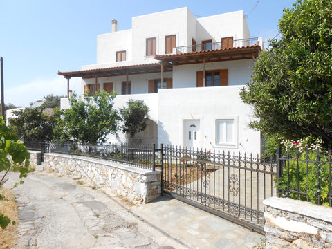 Our beautiful apartment is located in Kerami village of Halki, Naxos. It has 1 l Chalkio, Greece Chrysolithos Kerami Clio Apartment Entire rental unit vacation rental 676667536314469079