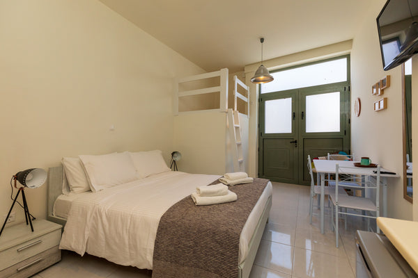 A Brand new fully suited studio room in the hottest location of Athens!<br /><br Tel Aviv-Yafo, Tel Aviv District, Israel Centrally Located street level fully suited Studio Entire rental unit vacation rental 30058061