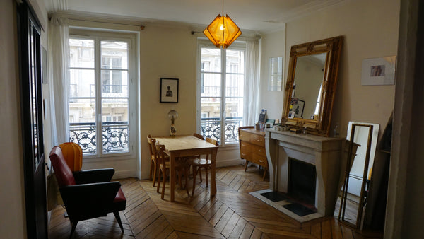 Mon appartement est très accueillant, lumineux, calme, bien chaud en hiver, et t Paris, France Charmant et cosy, au coeur de Paris ! Entire rental unit vacation rental 10735203