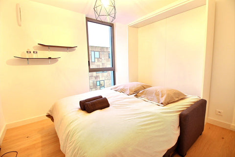 APPARTEMENET SPACIEUX COMPOS2 DE DEUX CHAMBRES UN SALLE D'EAU ET CUISINE<br /><b Bordeaux, France APPARTEMENT BORDEAUX CENTRE Entire rental unit vacation rental 35070825