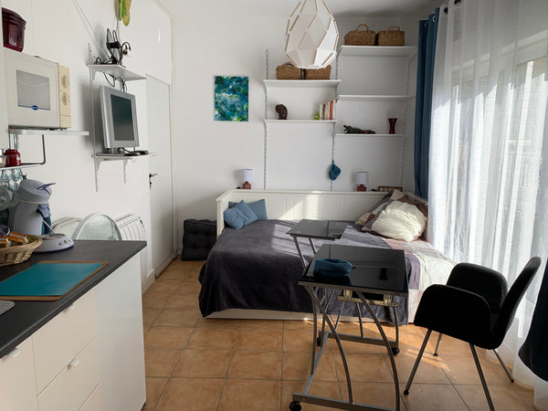 Calme, cours privative intimiste , dans maison individuelle.  A proximité des tr Mérignac, France Urbain, proximité transports et commerce, au calme Private room in townhouse vacation rental 48543742