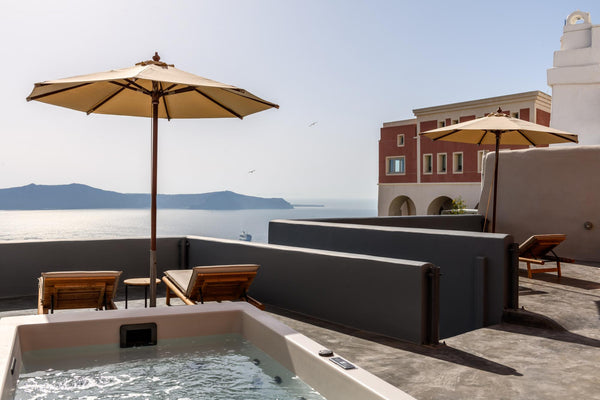 Villa Dusk offers a large shared terrace endowed with a private jacuzzi and brea London, United Kingdom Villa Dusk in Fira  Santorini Entire villa vacation rental 50311804