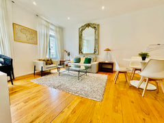 Agréable appartement 2 chambres idéalement situe à 50 metres de la toison d’or,  Dubai, United Arab Emirates Magnifique 2BD dans quartier prestigieux Entire rental unit vacation rental 53255141