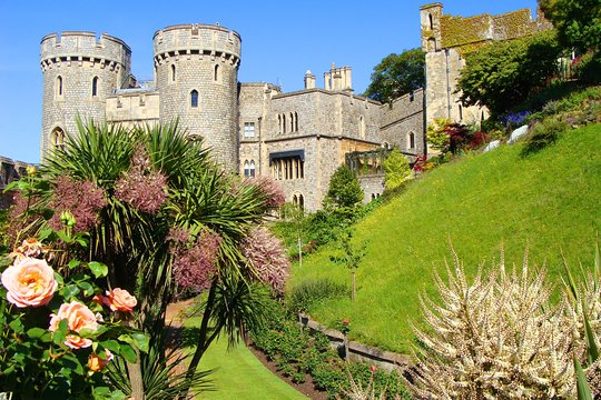 Windsor Castle  Stonehenge & Bath Private Car Tour from London  Private Tours and Travel Guide Europe London CITY London Destination Tour