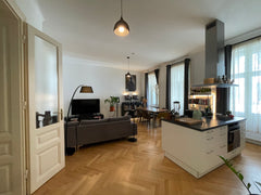 Sehr zentral, gut angebunden und ruhig gelegene Altbauwohnung im Herzen der Jose Vienna, Austria Geräumige Altbauwohnung im Herzen des 8. Bezirks Entire rental unit vacation rental 664860075191038203