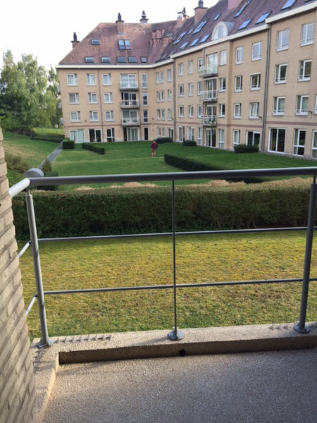 Deze residentie is gelegen in het populaire en groene Sint-Lambrechts-Woluwe ten Overijse, Belgium 1-slaapkamer appartement met terras Entire rental unit vacation rental 47985278
