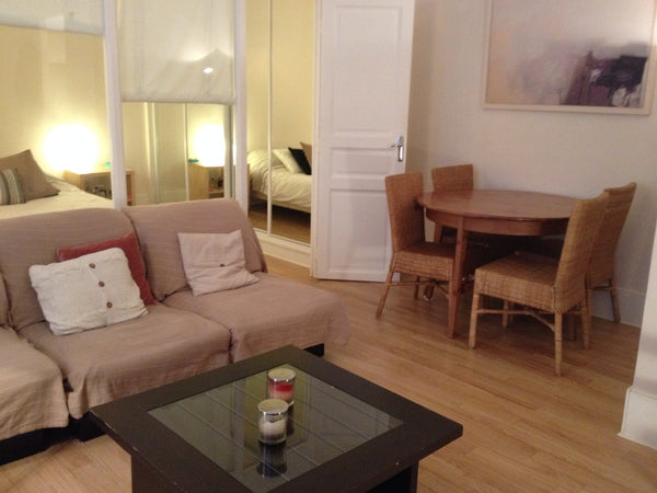 Très bel appartement situé en plein cœur du 7ème arrondissement de Paris, au pie Paris, France Paris, pied de la Tour Eiffel Entire rental unit vacation rental 3527543