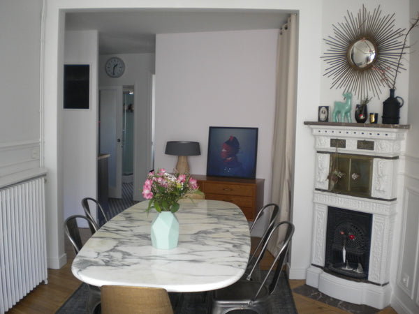 Notre logement / Our flat<br /><br />L'appartement est idéalement situé en plein Paris, France Design flat in Montmartre Private room in rental unit vacation rental 6283624