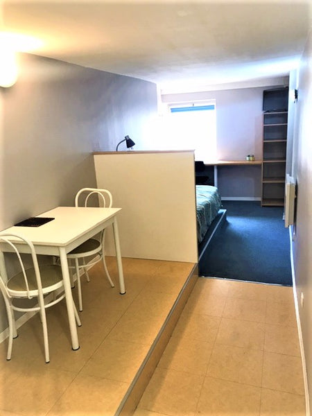 Studio entièrement équipé<br />A 2 pas de la gare Part Dieu et accès facile vers Lyon, France Lyon centre, Part Dieu, commerce business Entire condo vacation rental 51896824