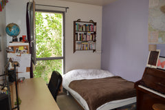 Je vous propose une chambre calme, sur cour. L'appartement se situe à 5min à pie Paris, France Chambre privée calme et agréable Private room in rental unit vacation rental 19775380