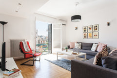 Bright, airy and spacious apartment, is ideal for up to 4 people. Perfectly loca GR Bright flat a step from Metro station Entire condo vacation rental 557084648314149517