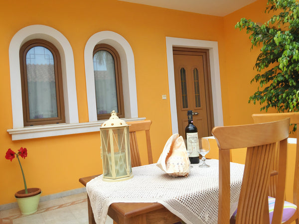 Convenient 2 bedroom apartment ideal for families or friends who want relaxed ho Heraklion, Greece House right on the beach!! Entire home vacation rental 15446701