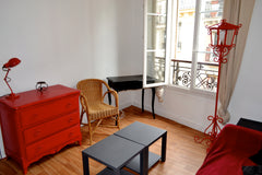 If you are looking for a lovely place that is located in an authentic but buzzin  Cozy 2rooms ap close to Montmartre & Sacre Coeur! Entire rental unit vacation rental 13841586