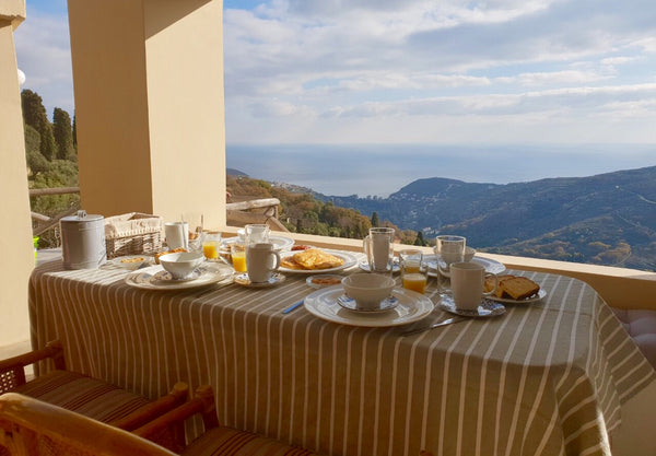 Nama is a fully renovated stone farmhouse in which the traditional architecture  Pireas, Greece Άνδρος, Αποίκια 