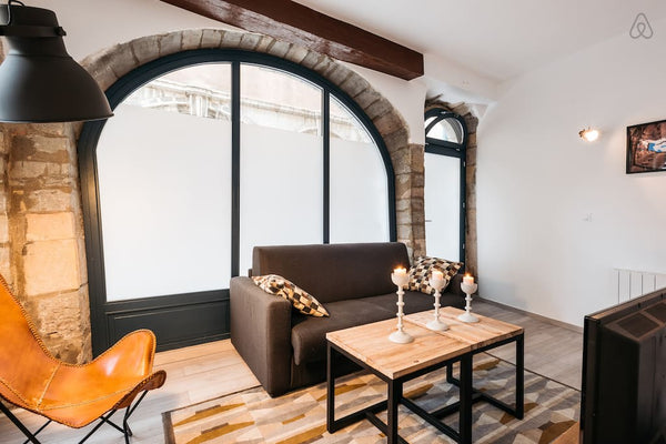 Comfortable and fully equipped 25sqm apartment, sleeps 4. Amazing location in th Belleville, France Beautiful apartment in the heart of Vieux Lyon Entire rental unit vacation rental 12527400