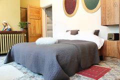 Historisch pand, een oud klooster in het centrum van Gent. Het klooster werd vol Gent, Belgium Kamer in een oud klooster dichtbij oude binnenstad Private room in castle vacation rental 49753013