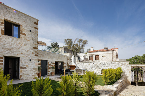 Stone project is a fully renovated 76 sq. m.<br /><br /><b>The space</b><br />un Rethimnon, Greece Stone project house,Near tavern,cafe,supermarket Entire home vacation rental 617809633731988508