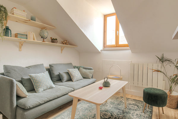 This superb 35 sqm fully equipped studio is ideally located in a lively neighbor Lyon, France Modern studio - Near the banks of the Rhône Entire rental unit vacation rental 51227610