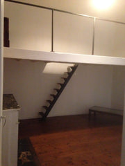 A proximité de la gare et des quais bordelais, hyper centre , quartier St Michel Bordeaux, France logement atypique de 55m2 privatif en centre ville Entire rental unit vacation rental 44015787