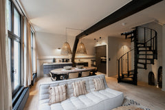 Je verblijft in het volledig gerestaureerde pand "Gulde Haze" dat bestaat sinds   Luxe 6P Barolo Suite in hartje Antwerpen Entire loft vacation rental 652714213453831083