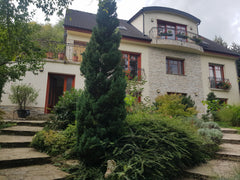 Liebe Gäste,<br />in grünster Umgebung auf der Terasse im Garten sitzend ausatme Vienna, Austria Villa Harmonie Entire rental unit vacation rental 708683215258135263
