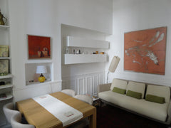 Located in the 20th in the gritty artistic hotspot of Paris, this apartment from New York, NY Apt Home w/ Patio & Movie Den  20th Entire rental unit vacation rental 4917184