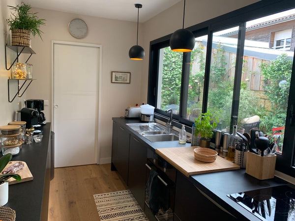 Notre jolie maison est située dans un quartier très agréable, en face du parc Bo Bordeaux, France Belle échoppe rénovée à 2 pas du parc bordelais Entire townhouse vacation rental 50190810