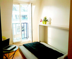 Le studio est très sympathique, le parc Monceau est a proximité de bâtiment. The France Monceau Studio with WIFI. Entire guest suite vacation rental 9895194