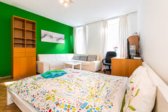 Pubone apartments<br /><br /><b>The space</b><br />Welcome to "Little Paradise"! Vienna, Austria Little paradise + BMW (6 min to center) Entire home vacation rental 492555