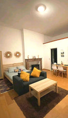 studio rien que pour vous décoré avec goût, offrons tout ce dont vous avez besoi Brussels, Belgium studio 4 / charmant et chaleureux à la grand place Entire serviced apartment vacation rental 53864164