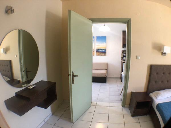 Located in the centre of Platanes in Rethimno but it's so quiet. <br />✔️View to Greece Family apartment 2’ from the sea :) Entire rental unit vacation rental 33756103