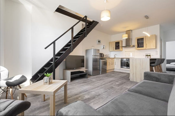 Venez passer votre séjour  dans notre magnifique appartement entièrement rénové  Lyon, France Magnifique T3 au cœur de la Part-Dieu Entire rental unit vacation rental 45342055