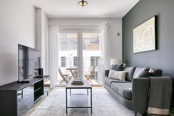 Show up and start living from day one in Vienna with this bright one-bedroom Blu Vienna, Austria Landstraße 1BR w/ Elevator & Playglound, Calm Area Entire rental unit vacation rental 653416540004393835