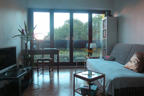 Spacious, sunny and quiet apartment overviewing a small park, close to Batignoll Paris, France Sunny apt close to Montmartre Entire rental unit vacation rental 9953184