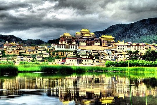 8 Days Yunnan Province:Kunming  Dali  Lijiang Shangri La Tour (5 star hotel)  Private Tours and Travel Guide Asia Shanghai CITY Kunming Destination Tour