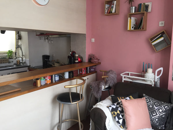 At the 4th and last floor of a Parisian building, this cute apartment is ideal f Paris, France Perfect for couples or single swinging by paris Entire rental unit vacation rental 19127153